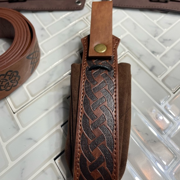 Vintage Renaissance Accessories Leather - Picture 15 of 17